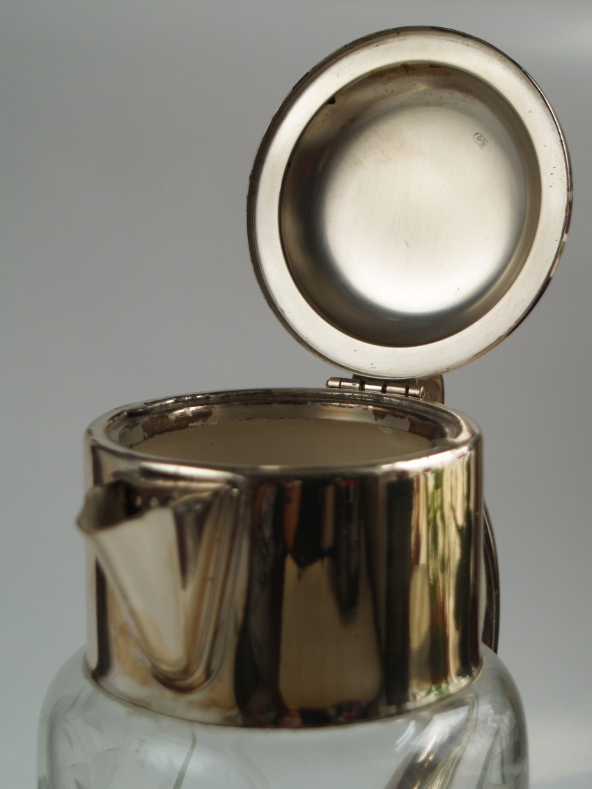 Karaffe antik Bleikristall Metall silberne Montur Sieb