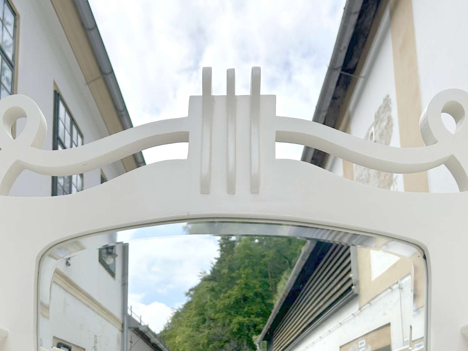 Schrank Antike Kredenz Jugenstil weiß Spiegel