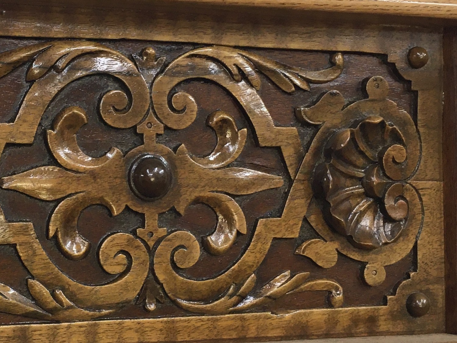 Kleiderschrank restauriert