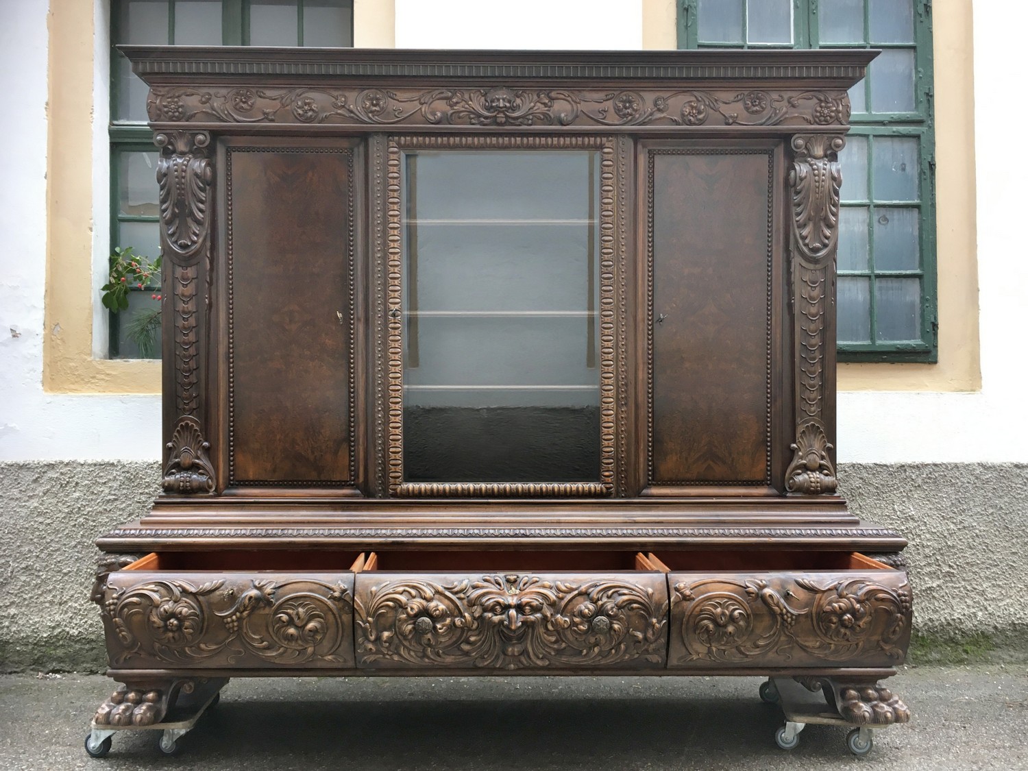 Antiker großer Schrank Vollholz kaufen Onlineshop