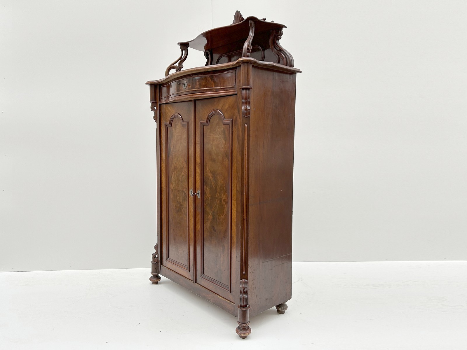 Spätbiedermeier Vertiko Halbschrank ca. 1860 mit Aufsatz antik