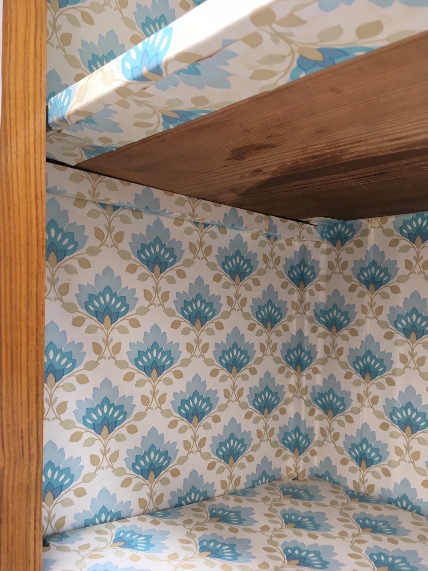 Bücherschrank Vitrinenschrank antik Schrank Biedermeier Nussholzfurnier