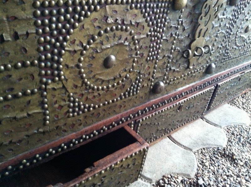 antike Truhe Messing