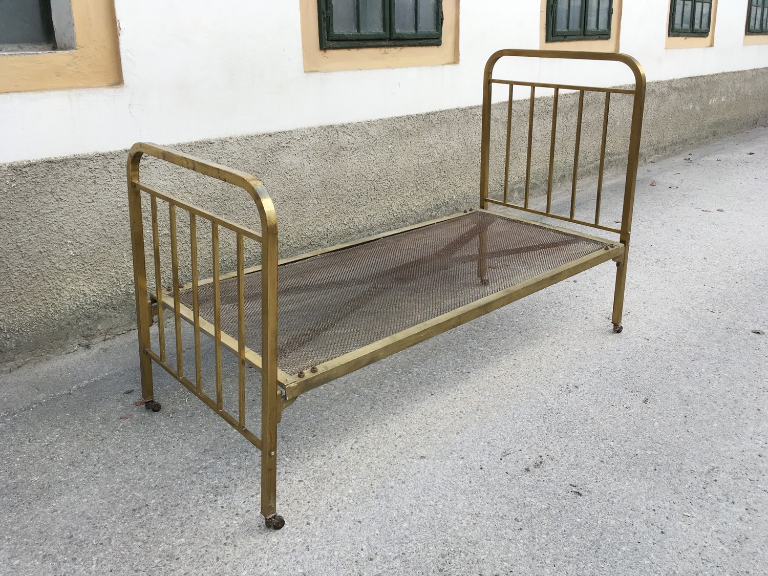 Messingbett antik Jugendstil Vintage golden Daybed