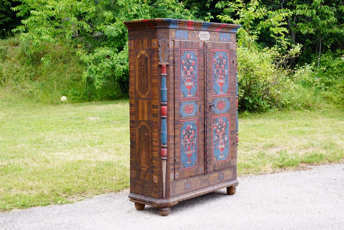 Antiker Schrank handbemalt