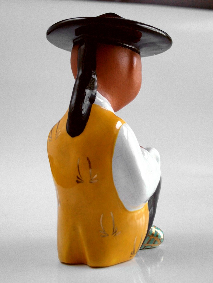 Chinese Figur lesend Austria Charli Bauer Gmundner Keramik alt