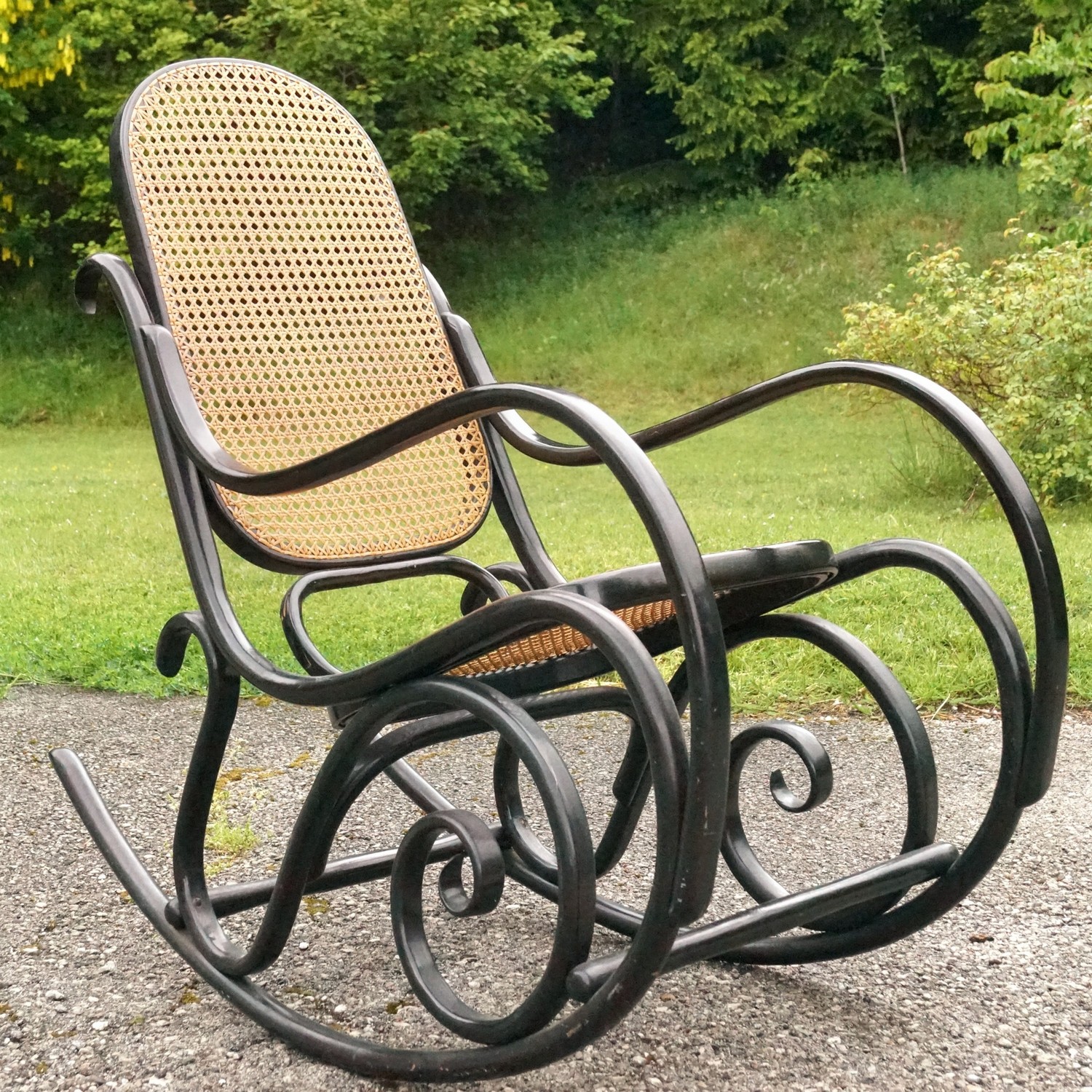 Thonet Schaukelstuhl schwarz Bugholz Schaukelsessel Original