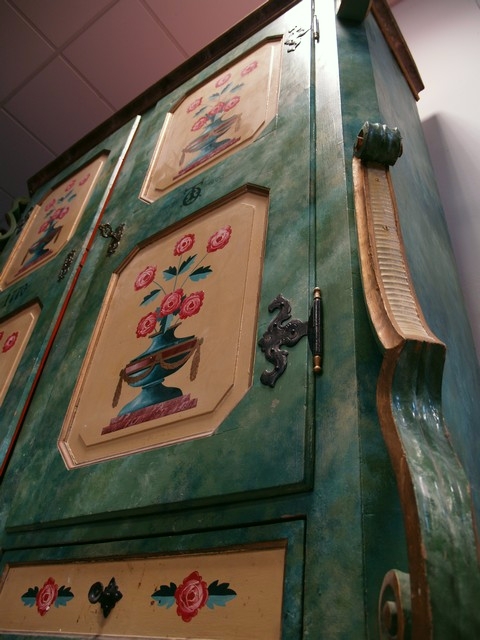 antiker Vollholz Schrank Bauernschrank bemalt