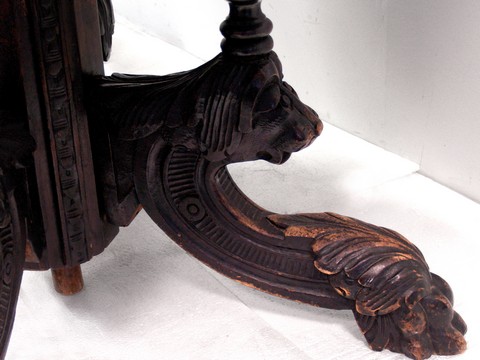 antiker Tisch Löwen