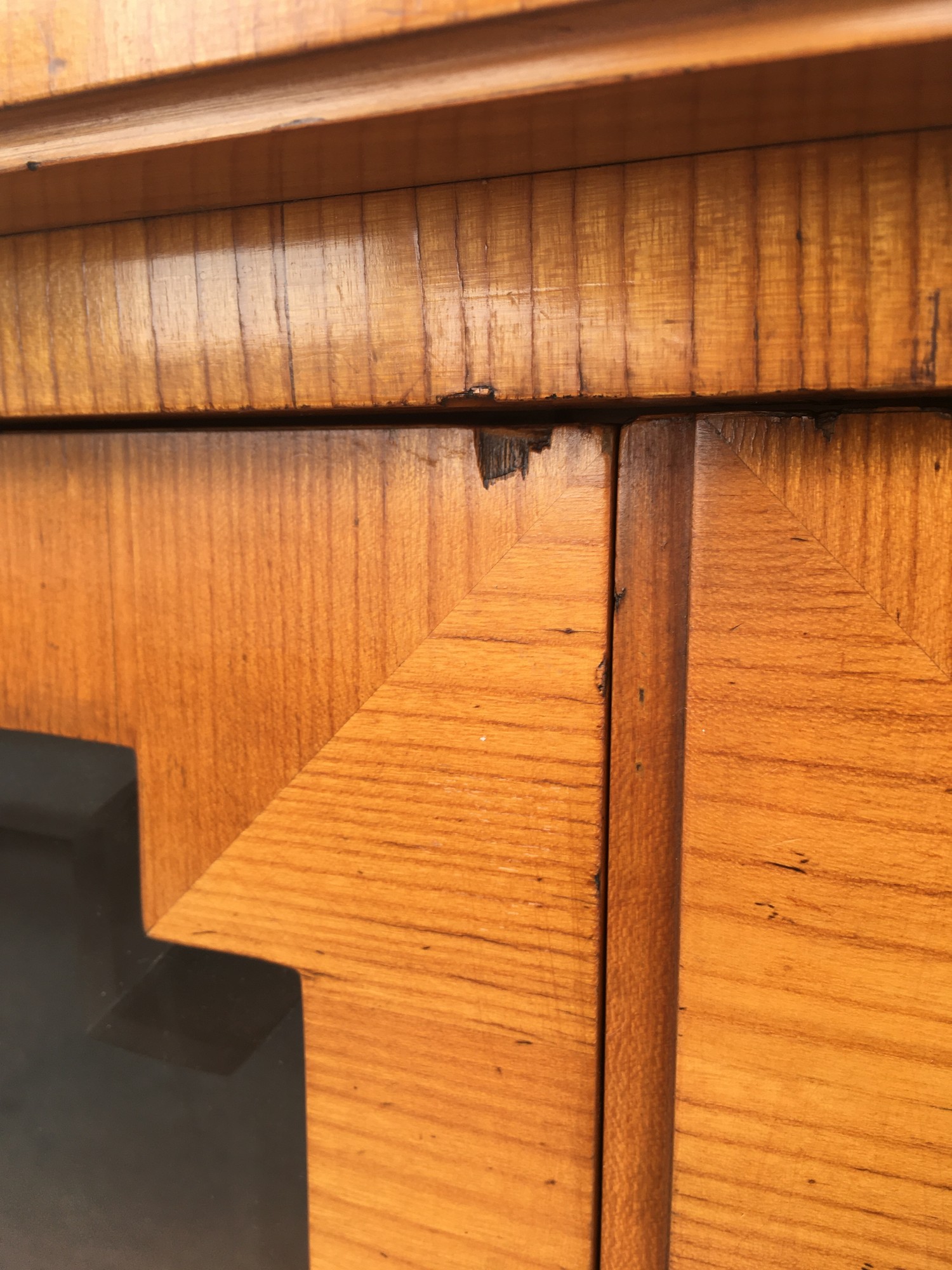 Schrank Vitrine Halbschrank mit Vitrinenteil und vier Laden antik Pfeilerschrank Vertiko