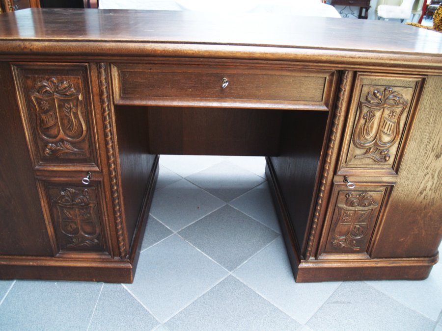 Schreibtisch antik beschnitzt