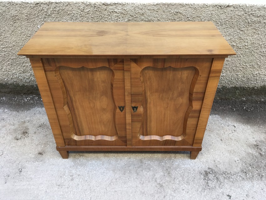 Biedermeier Kommode Antikstil Brezelschrank