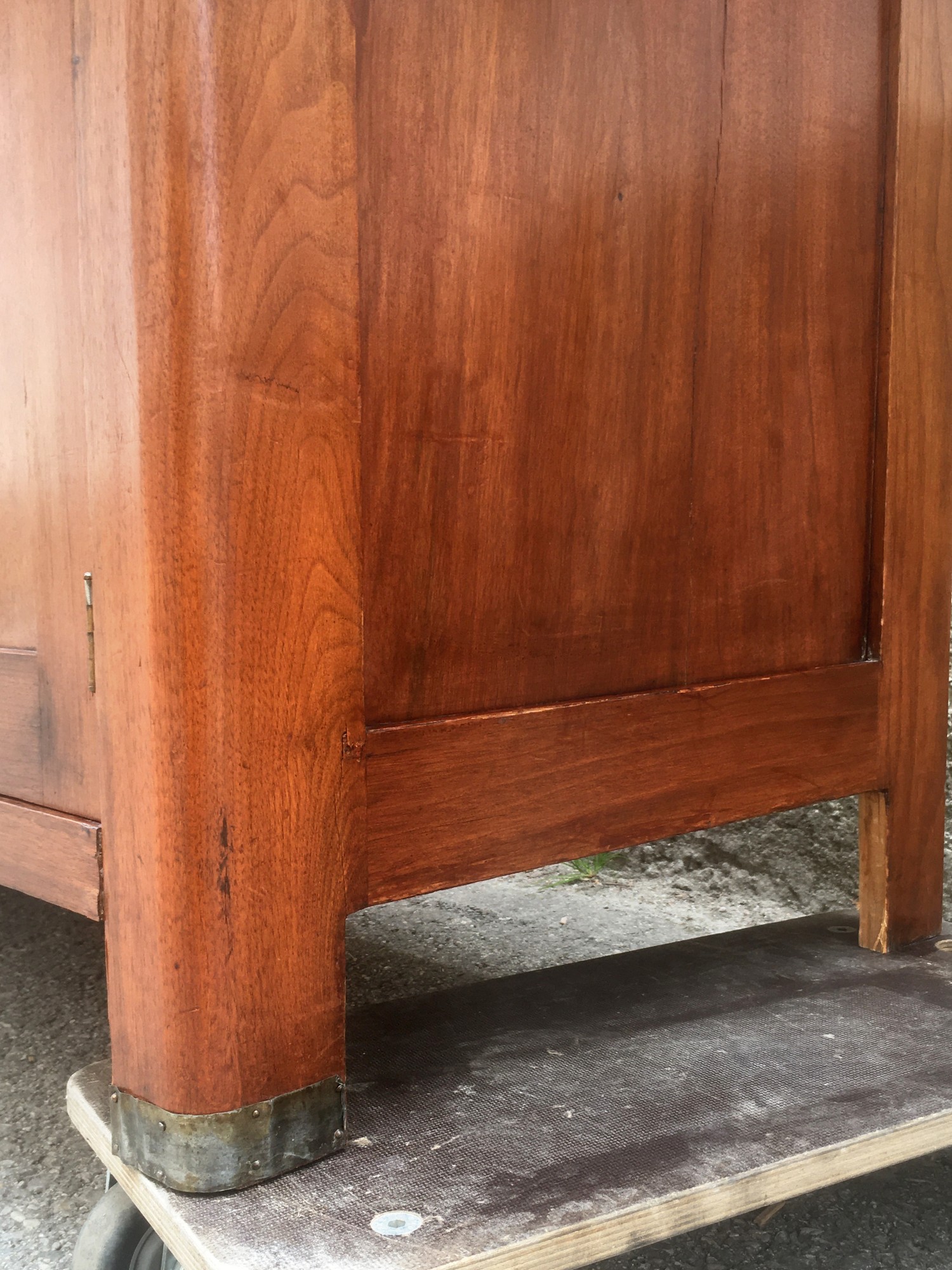 Jugendstil Schrank ArtNouveau secessionistisch Kredenz Vitrine antik Kirschen beschnitzt Jugendstil