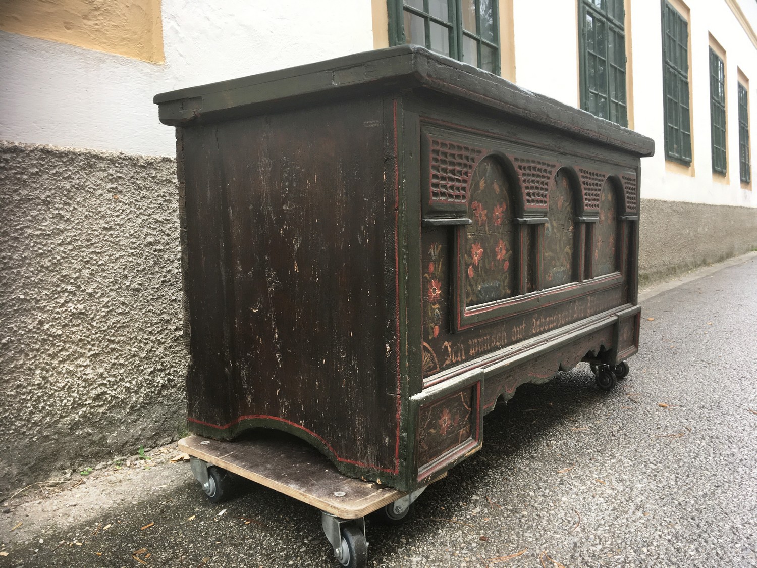 Bauerntruhe handbemalt Truhe provinziell antik 19. Jhdt. gross Weichholz massiv