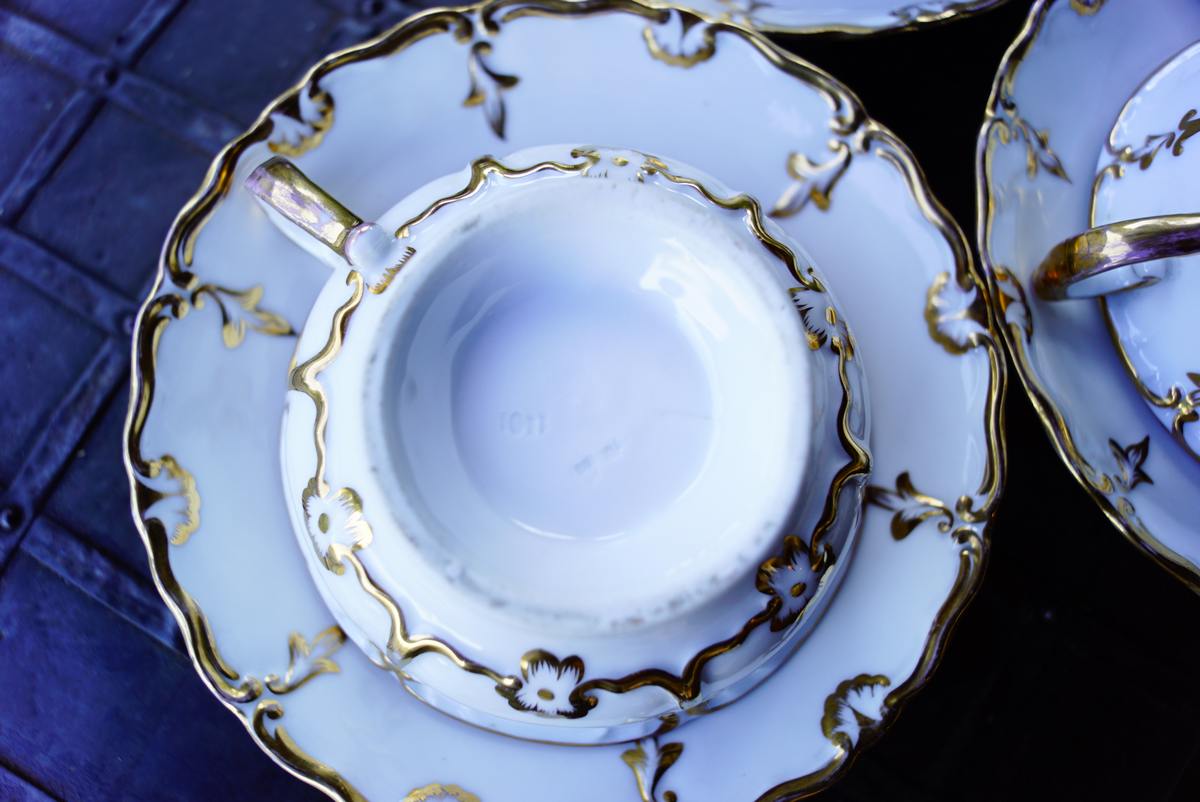 Antike Biedermeier Teetasse Porzellan elfenbein gold