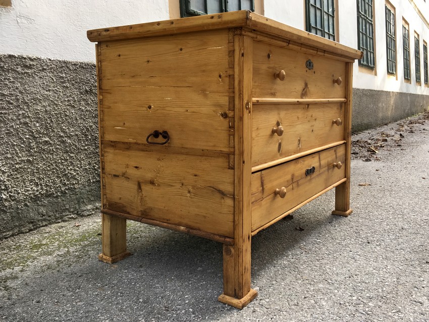 Kommode antik Truhe restauriert groß