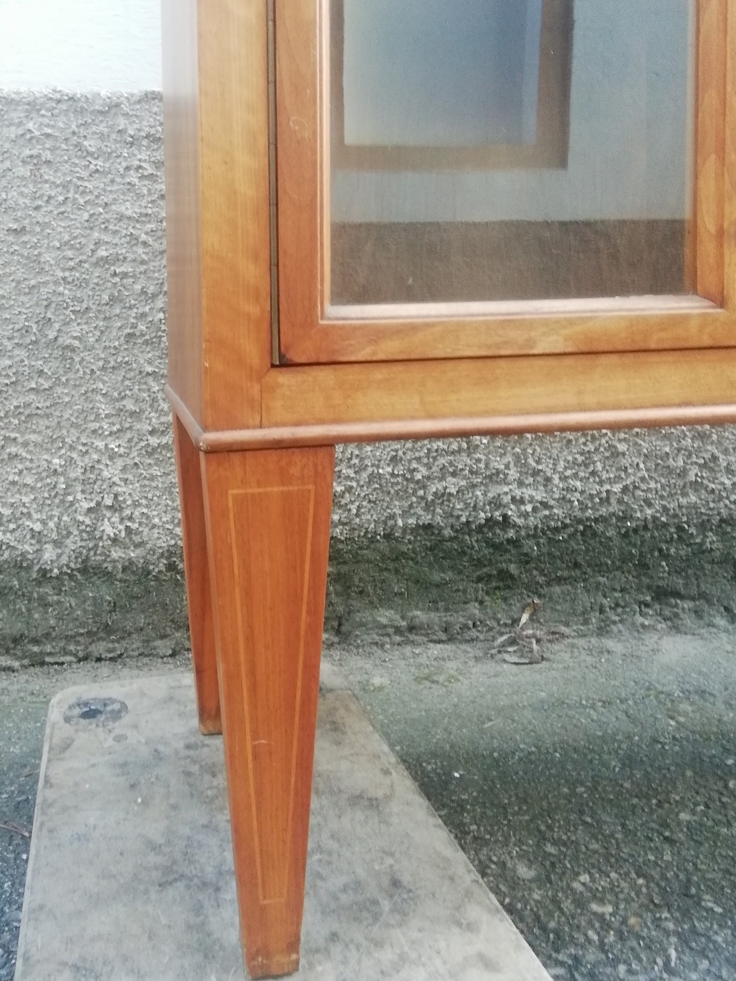 Vitrine hochwertiger Schrank schlichte Fertigung Bücherschrank Geschirrschrank Geschirrvitrine Skandi Danish Design Möbel