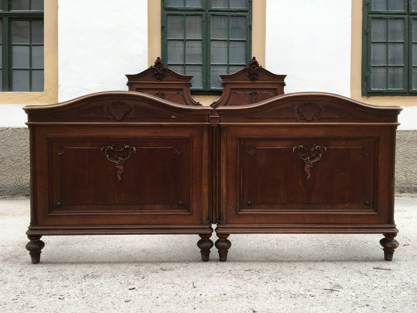 Pfeiferlbarock Doppelbett antike Möbel Chalet