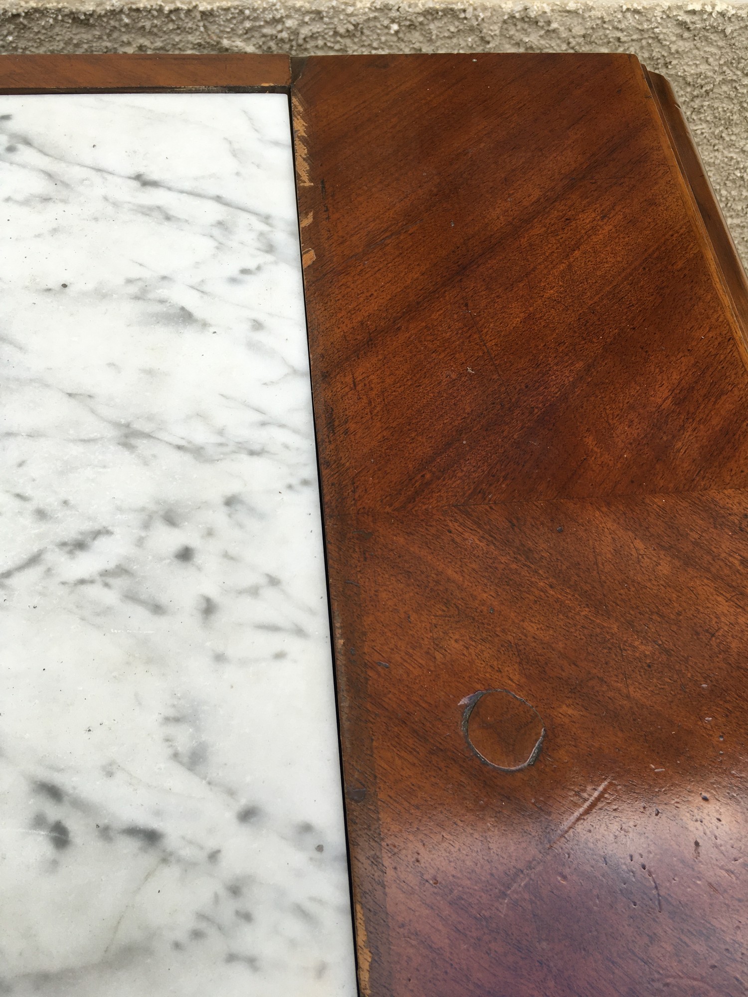 Marmorplatte kommode