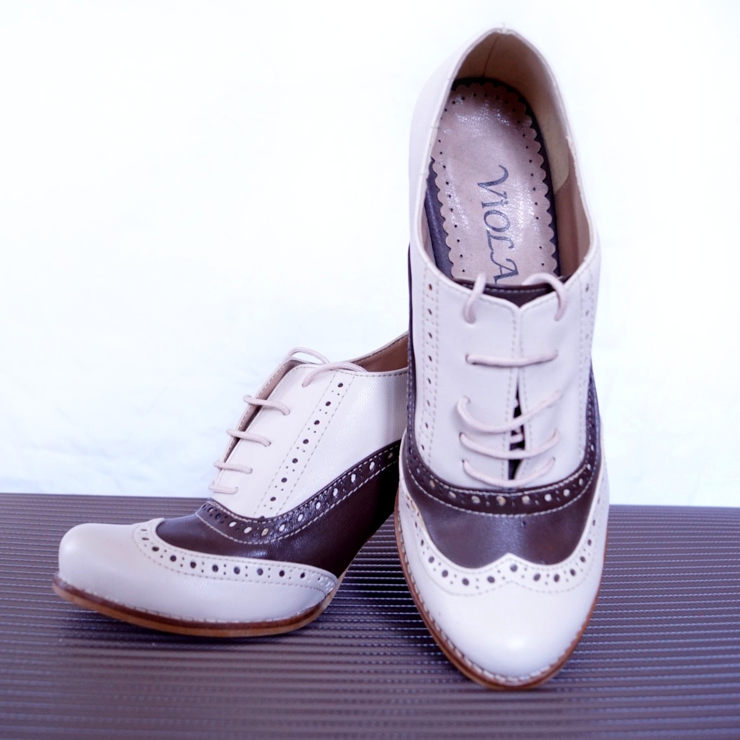 Richelieu Damenschuhe Gr. 38 creme-braun Charleston Design
