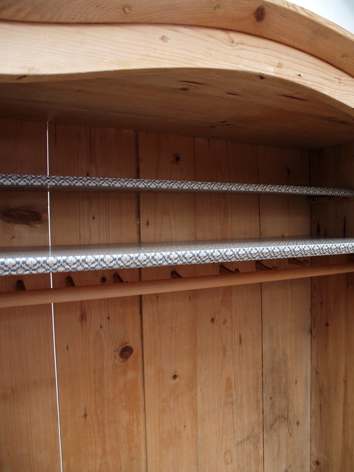 Garderobenschrank antik