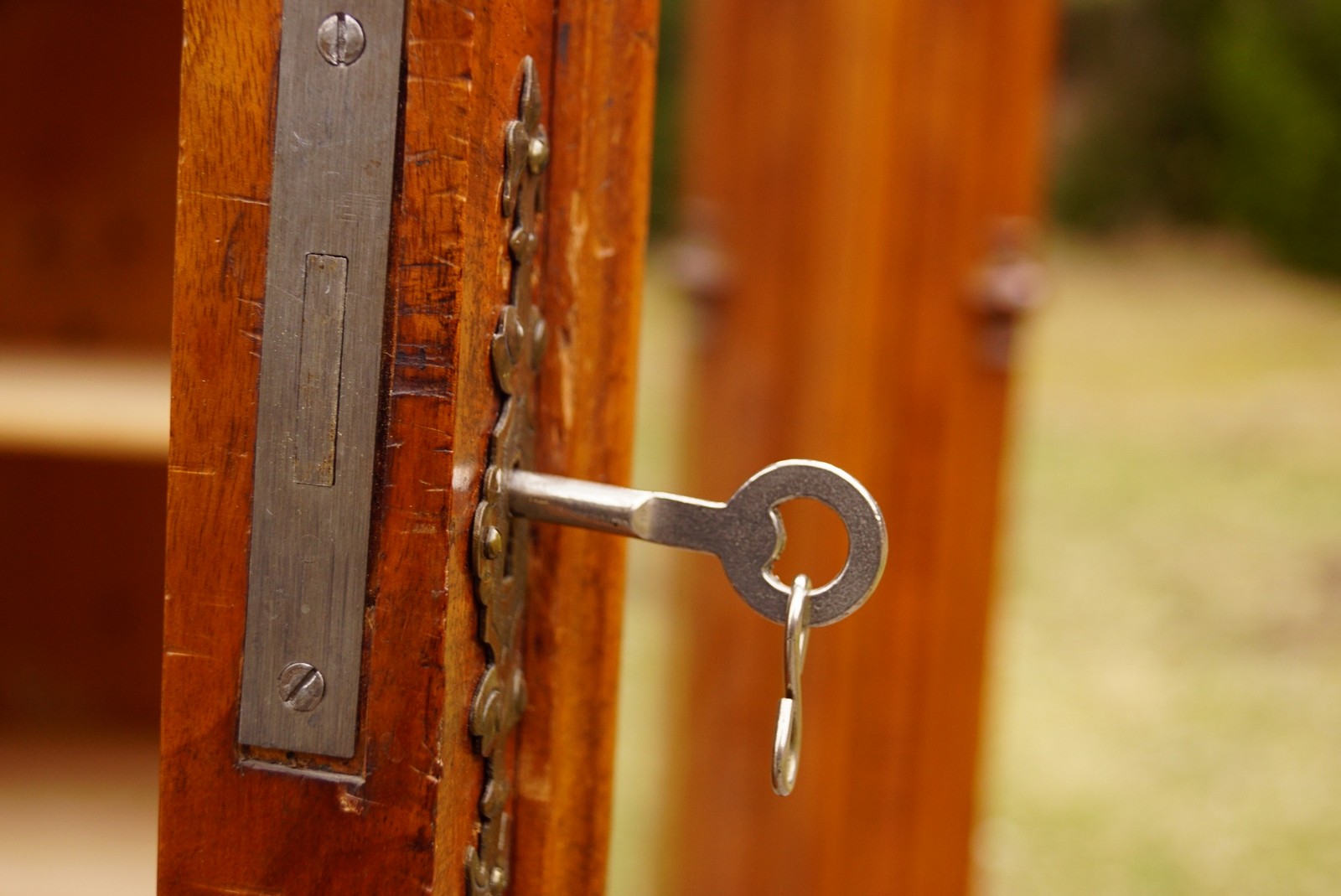 Schrank Kasten antik Spiegelschrank Historismus Garderobenschrank