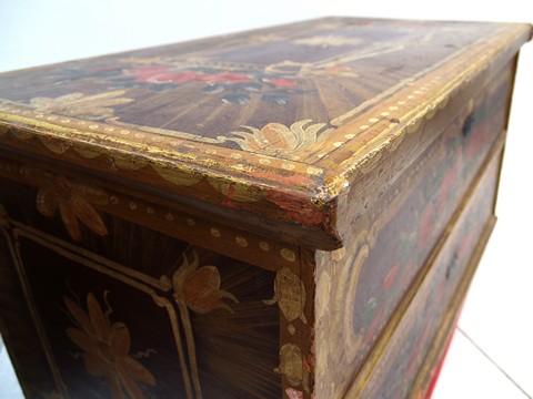 antike Bauerntruhe bemalt