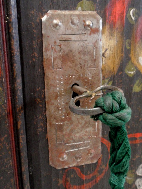 Antiker Tölzer Bauernschrank bemalt