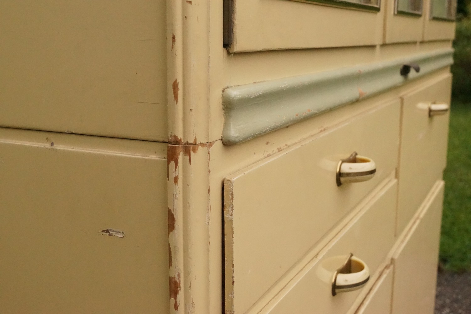 Küchenschrank creme Midcentury Vintage Schütten Schrank 50er-Jahre Vitrine