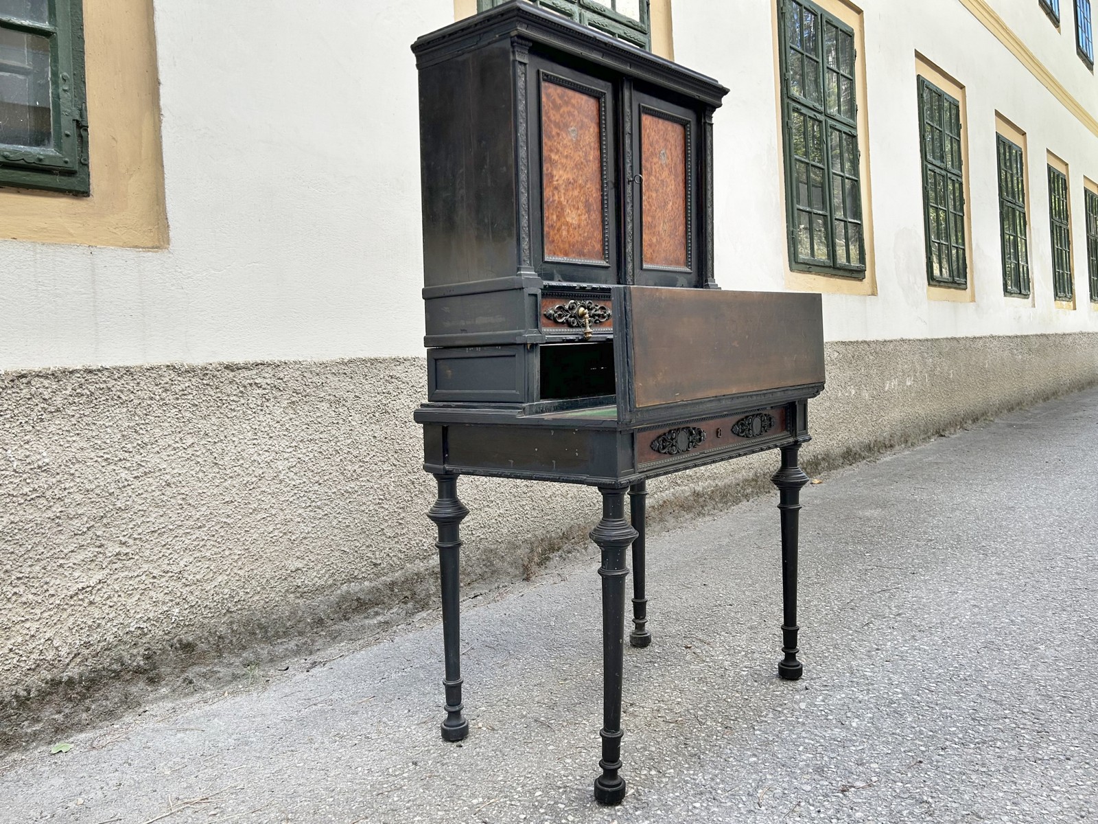 antiker Schreibtischsekretär Möbel Antiquität 1740 Schrank Möbel requisite Film Leihmöbel Schreibschrank