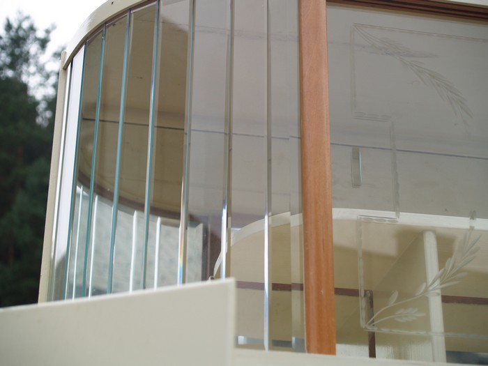 Vitrine antik Facettenglas