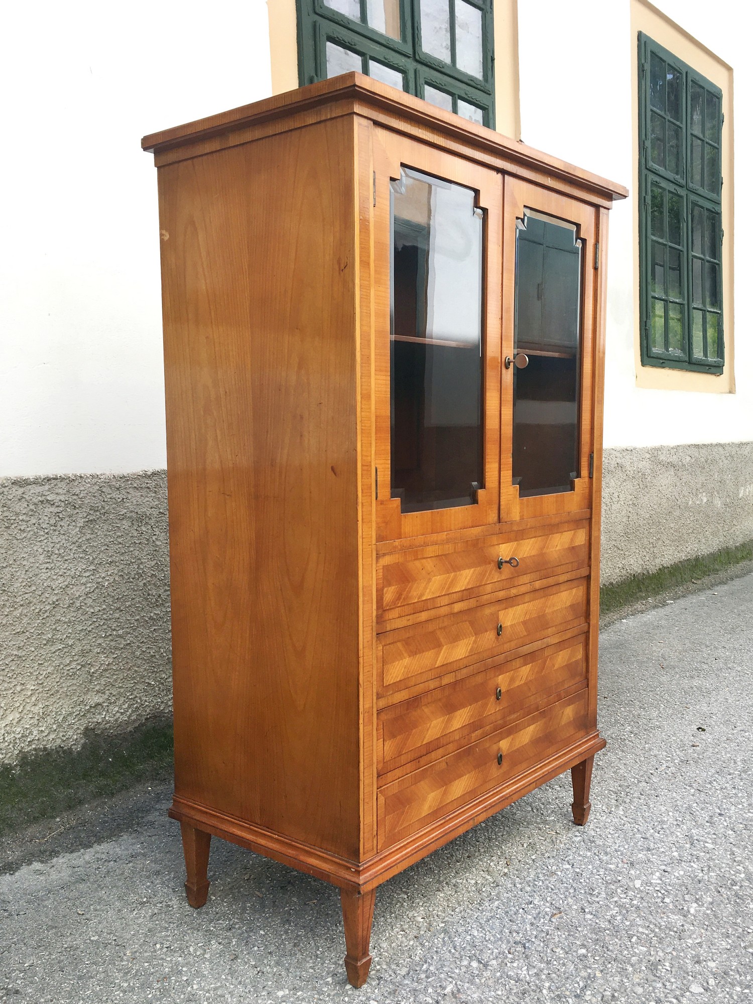 Schrank Vitrine Halbschrank mit Vitrinenteil und vier Laden antik Pfeilerschrank Vertiko