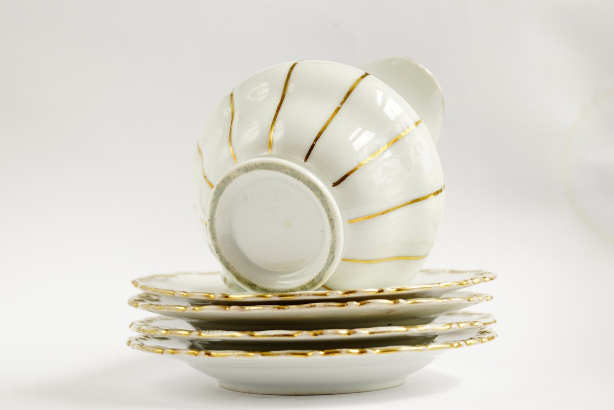 Antike Porzellan Kanne Carlsbad elfenbein Goldverzierung