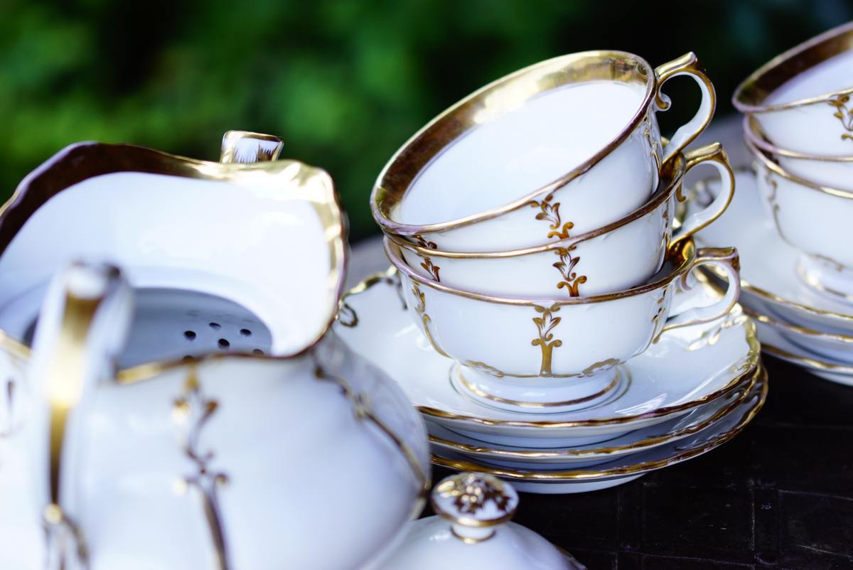 Antikes Teeservice Biedermeier Porzellan elfenbein Goldverzierung