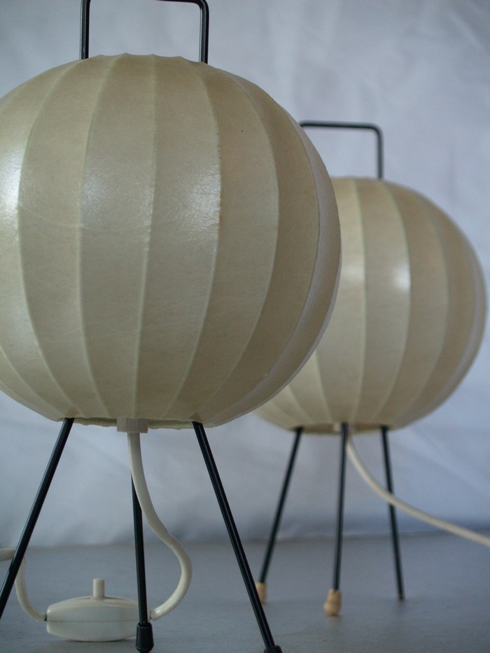 Tripod Cocoon Tischlampen Vintage