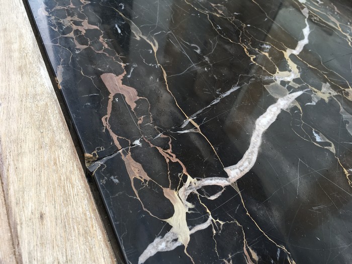 Marmorplatte Kommode antik