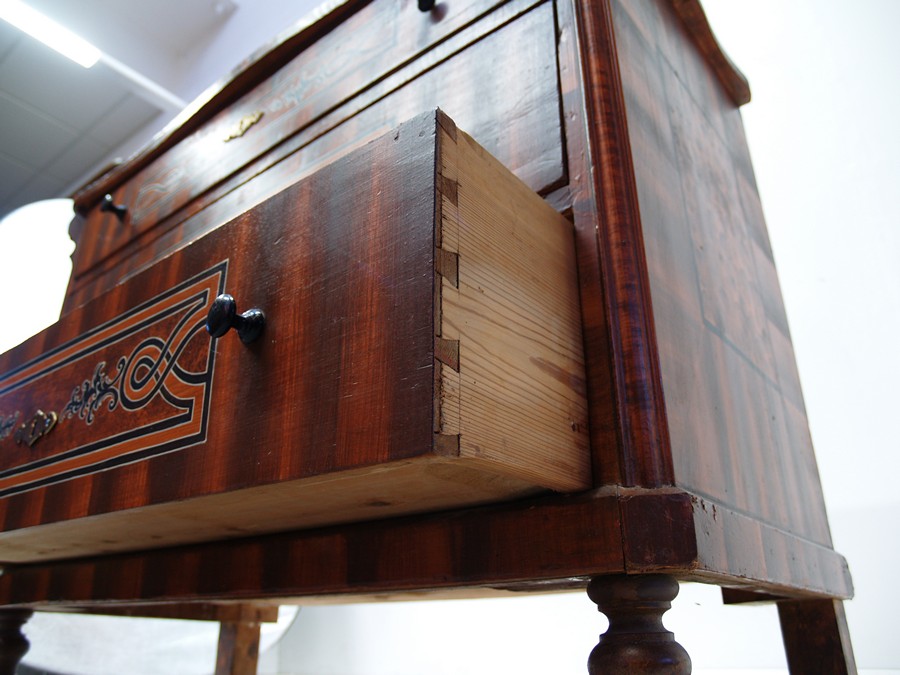 rustikale Kommode antik