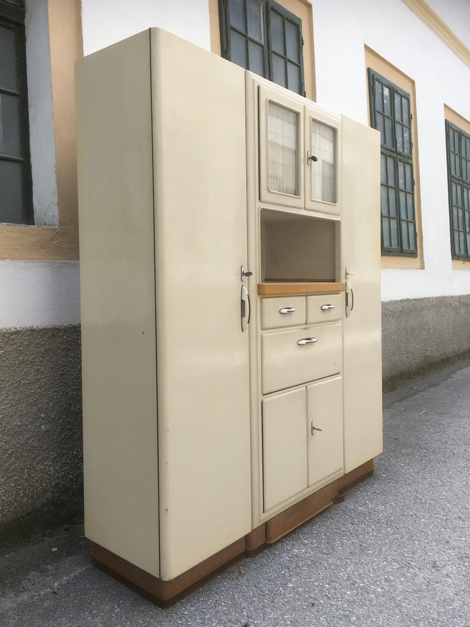 Omas Küchenschrank creme Kredenz Vintage Küche Schütten