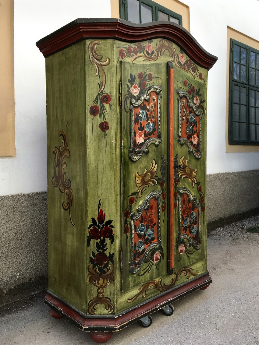 Schrank handbemalt