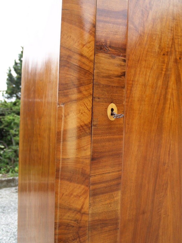 Biedermeier Nussholzfurnier