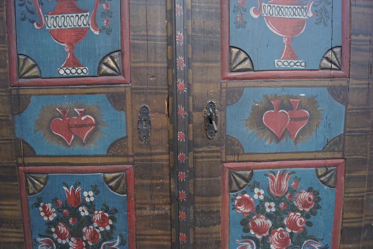 Bemalung Bauernschrank