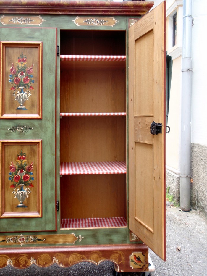 Bauernschrank grün Voglauer Anno