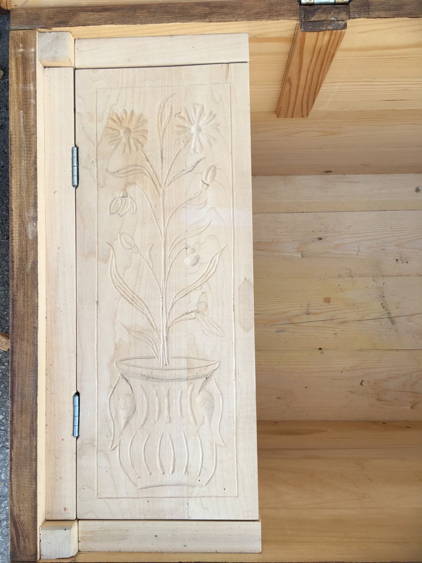 Bauerntruhe geschnitzt