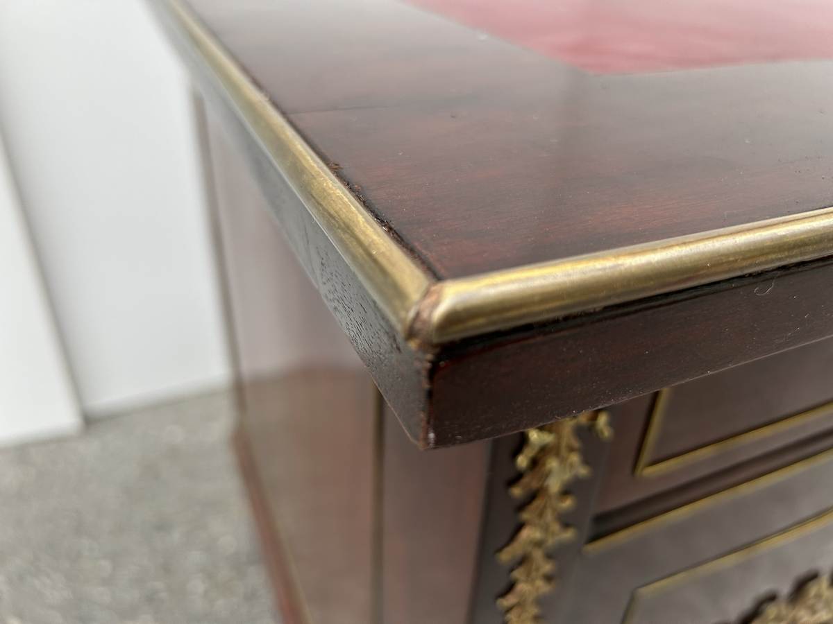 Schreibtisch Messingband