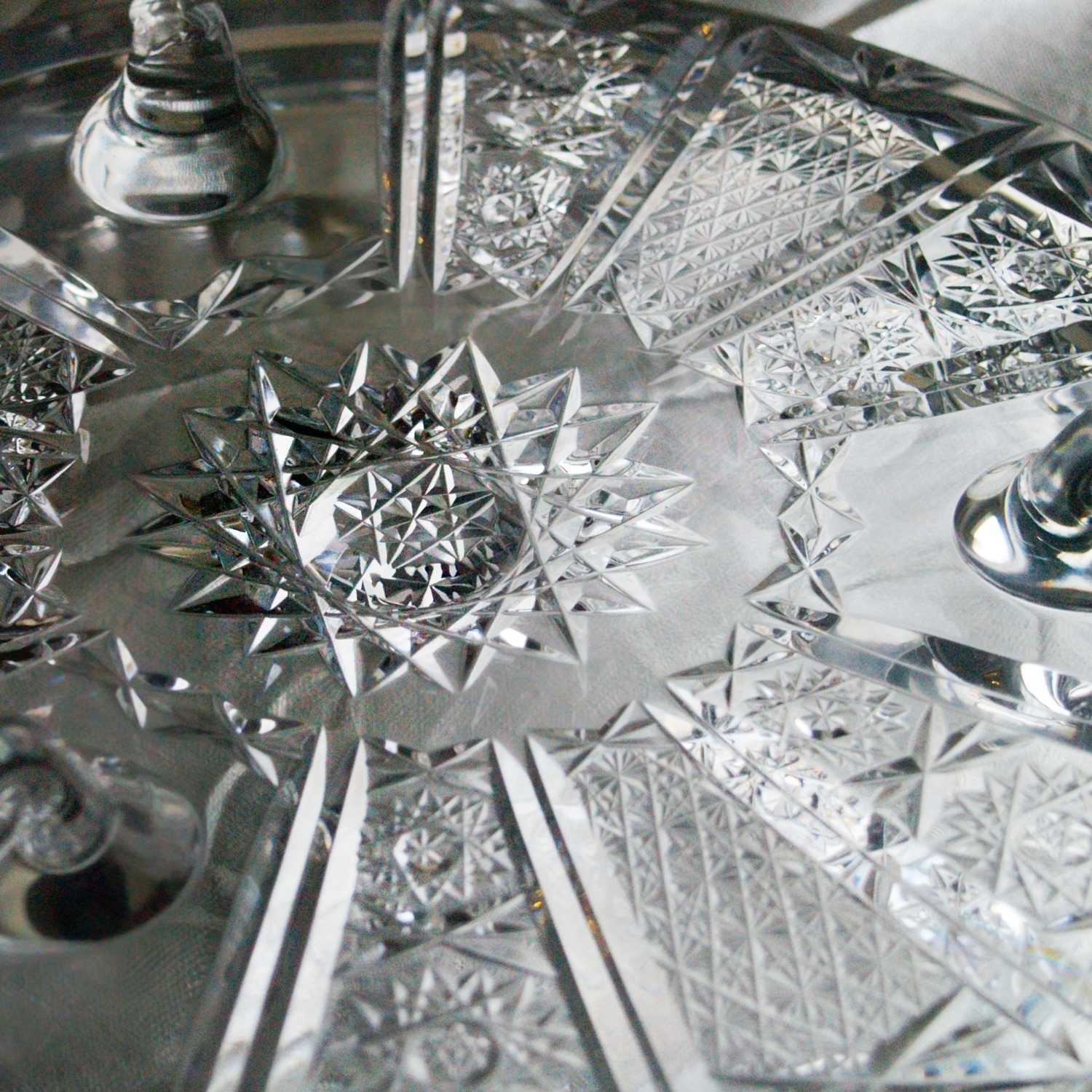 Bleikristall Tortenplatte mit Glasfüssen, Vintage Top-Zustand! Bleikristall Teller vintage Rauteschliff