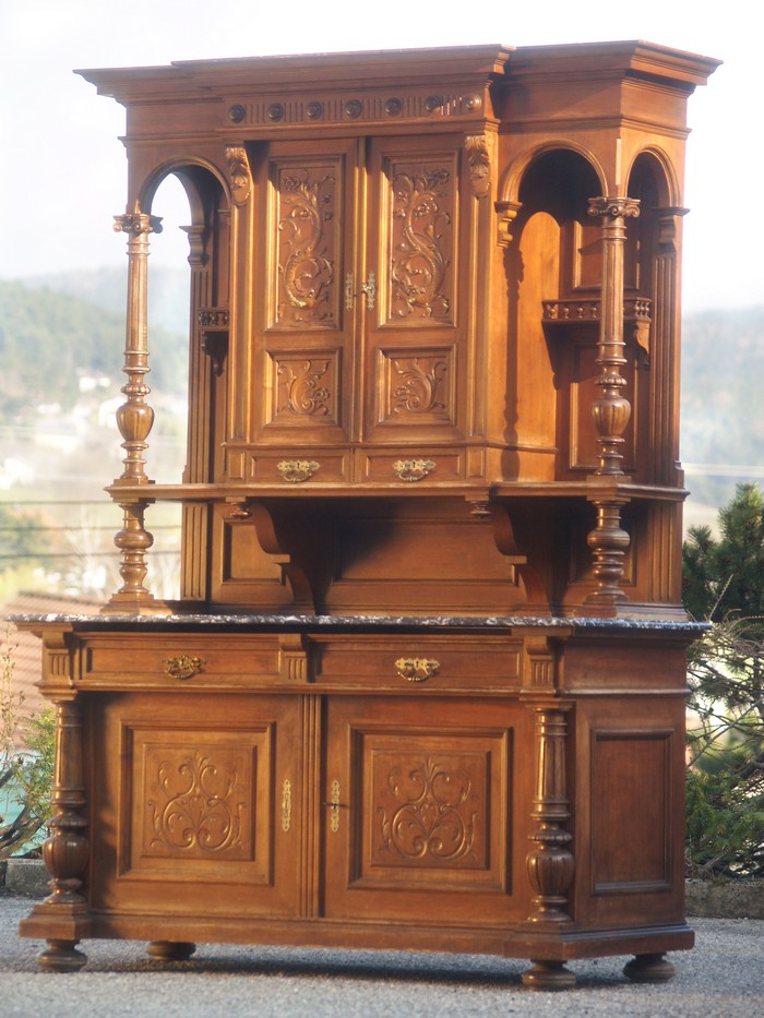 antike Kredenz groß geschnitzt