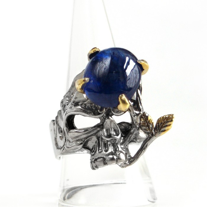Ring Totenkopf Saphir 925 Silber Handarbeit