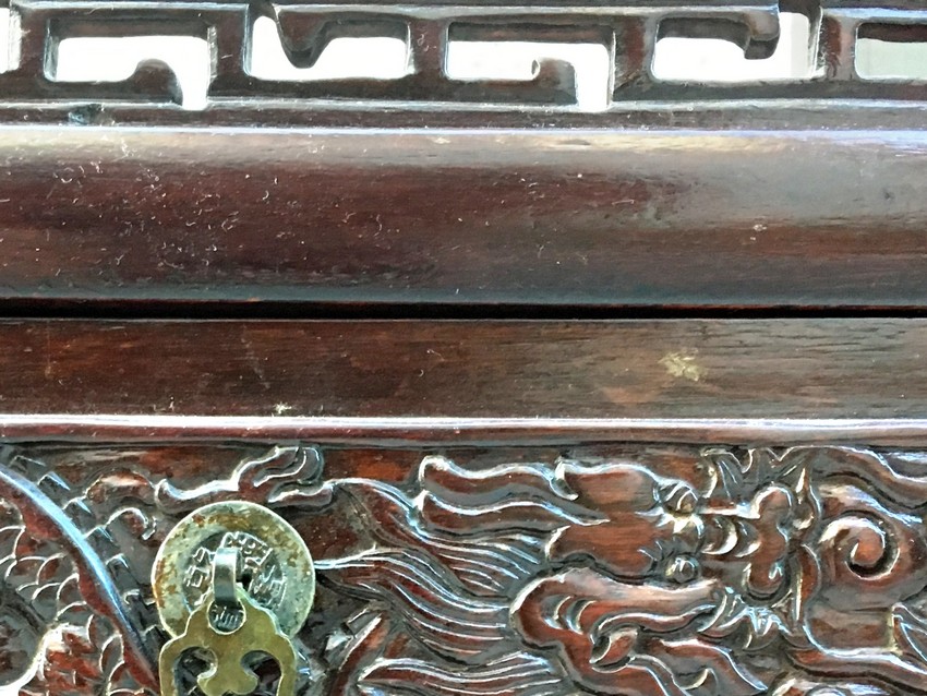 China Regal Drachen beschnitzter Vintage Schrank antik
