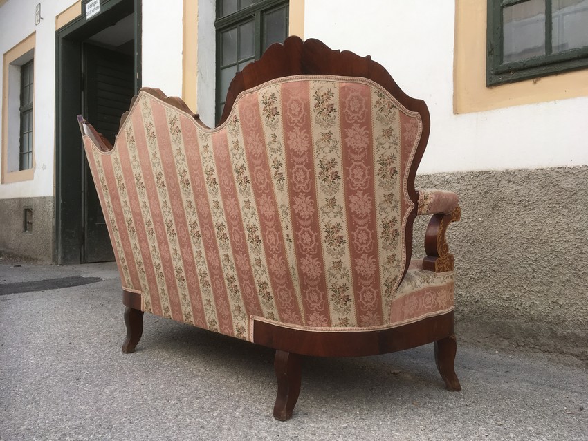 Polstermoebel antik