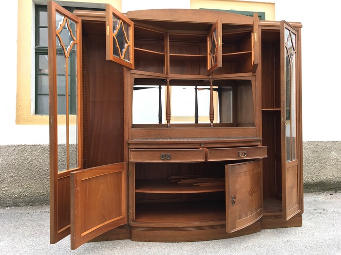 Antiker Schrank Marmor Kristallglas